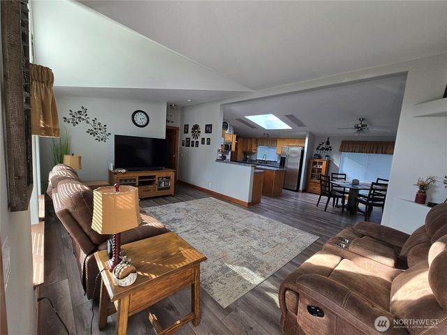 526 SE Canal Drive, Ocean Shores, WA 98569