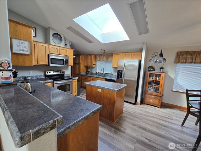 526 SE Canal Drive, Ocean Shores, WA 98569