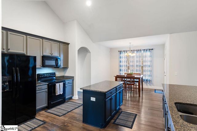 615 Forden Drive, Wellford, SC 29385