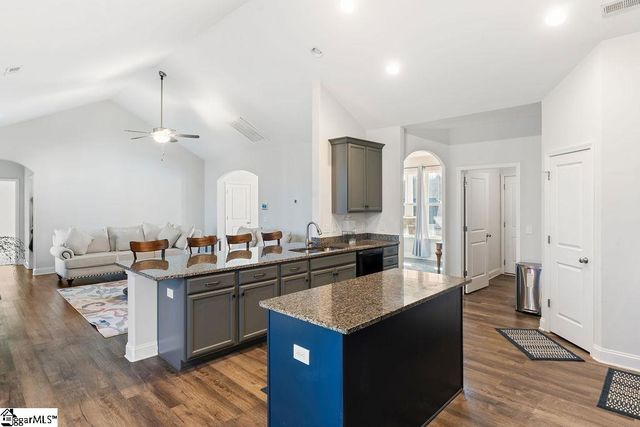 615 Forden Drive, Wellford, SC 29385