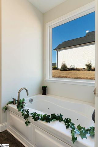 615 Forden Drive, Wellford, SC 29385