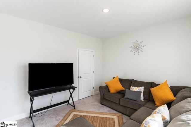 615 Forden Drive, Wellford, SC 29385