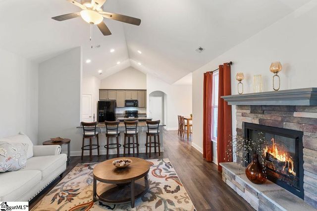 615 Forden Drive, Wellford, SC 29385