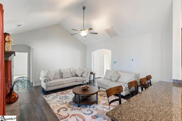 615 Forden Drive, Wellford, SC 29385