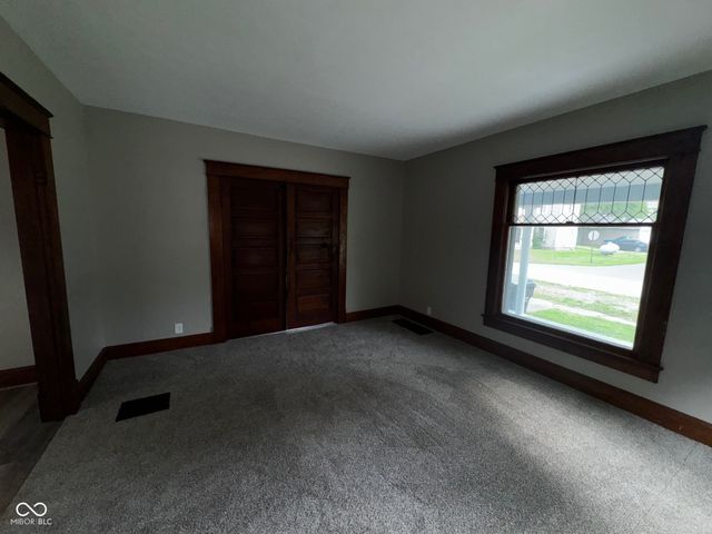 501 E Howard Street, Waveland, IN 47989