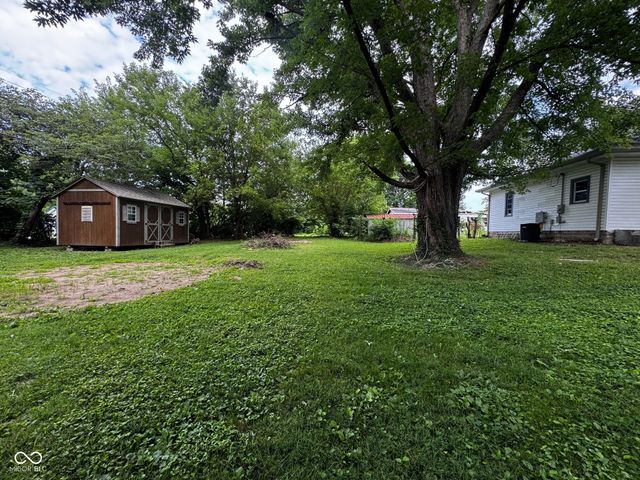 501 E Howard Street, Waveland, IN 47989