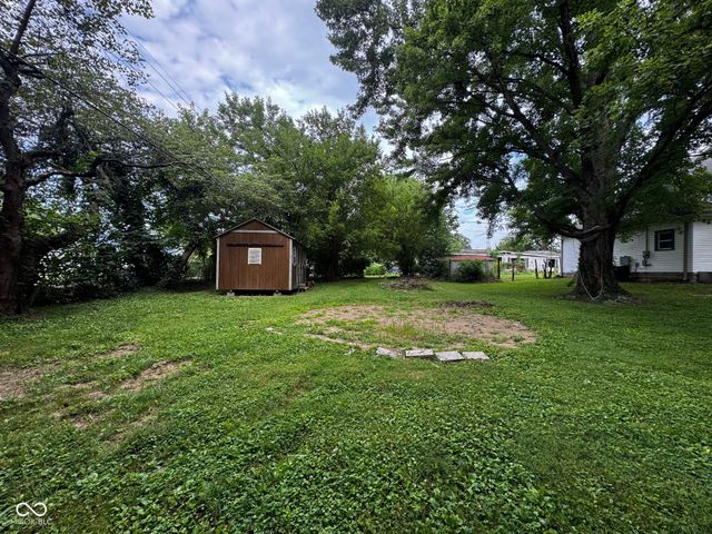 501 E Howard Street, Waveland, IN 47989
