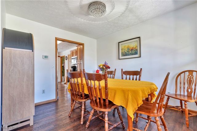 13152 Kaufman Avenue NW, Hartville, OH 44632