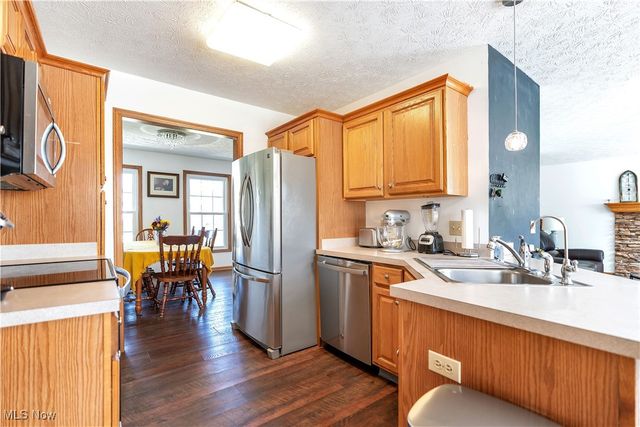 13152 Kaufman Avenue NW, Hartville, OH 44632