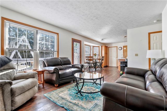 13152 Kaufman Avenue NW, Hartville, OH 44632