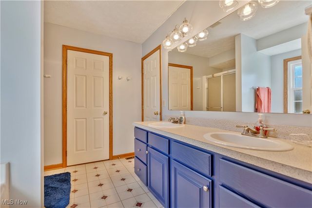 13152 Kaufman Avenue NW, Hartville, OH 44632