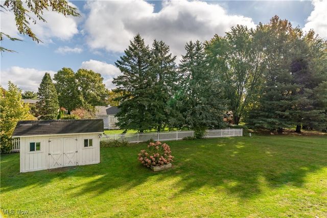 13152 Kaufman Avenue NW, Hartville, OH 44632