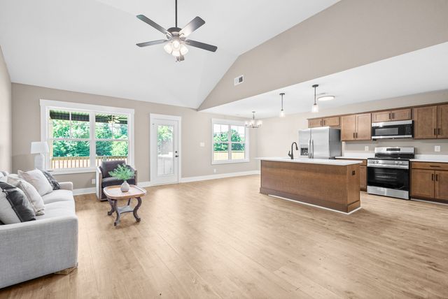 1 Echo Ridge, Oak Grove, KY 42262
