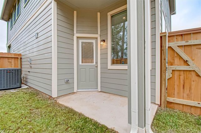332 N Spotted Fern Drive, Montgomery, TX 77316