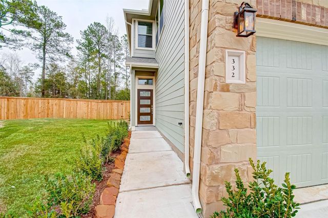 332 N Spotted Fern Drive, Montgomery, TX 77316