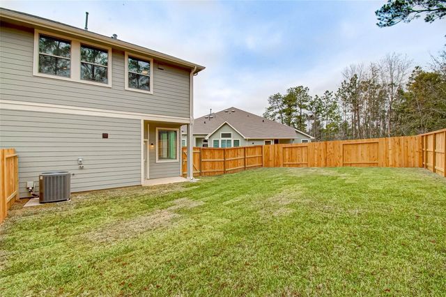 332 N Spotted Fern Drive, Montgomery, TX 77316