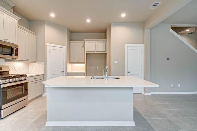 332 N Spotted Fern Drive, Montgomery, TX 77316