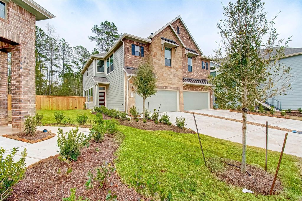 332 N Spotted Fern Drive, Montgomery, TX 77316