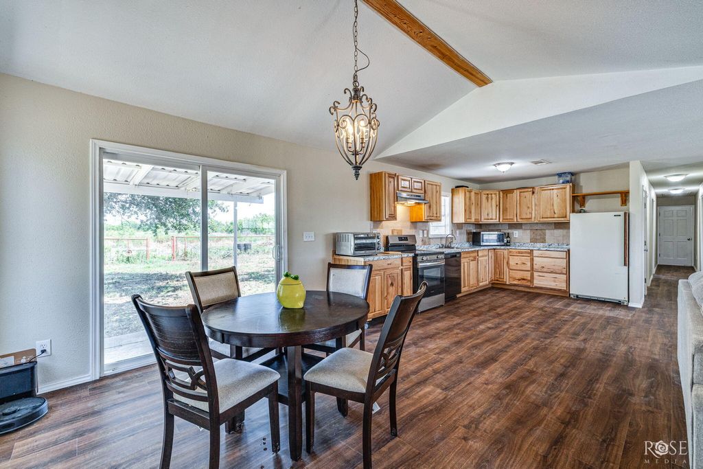 Image 10 of property listing at 6036 Navajo Road, San Angelo, TX 76901