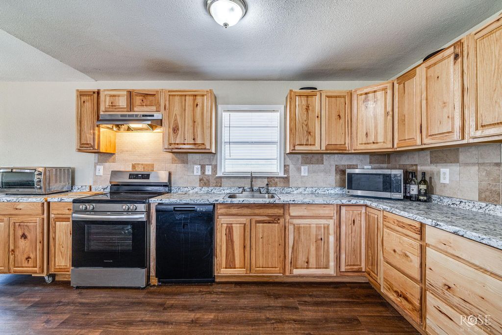 Image 12 of property listing at 6036 Navajo Road, San Angelo, TX 76901