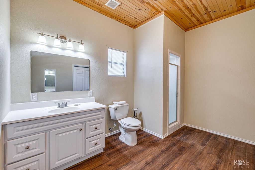 Image 18 of property listing at 6036 Navajo Road, San Angelo, TX 76901