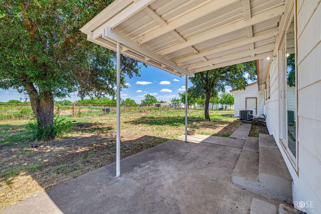 Image 24 of property listing at 6036 Navajo Road, San Angelo, TX 76901