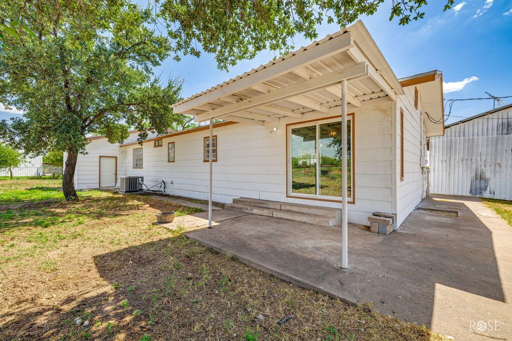 Image 25 of property listing at 6036 Navajo Road, San Angelo, TX 76901
