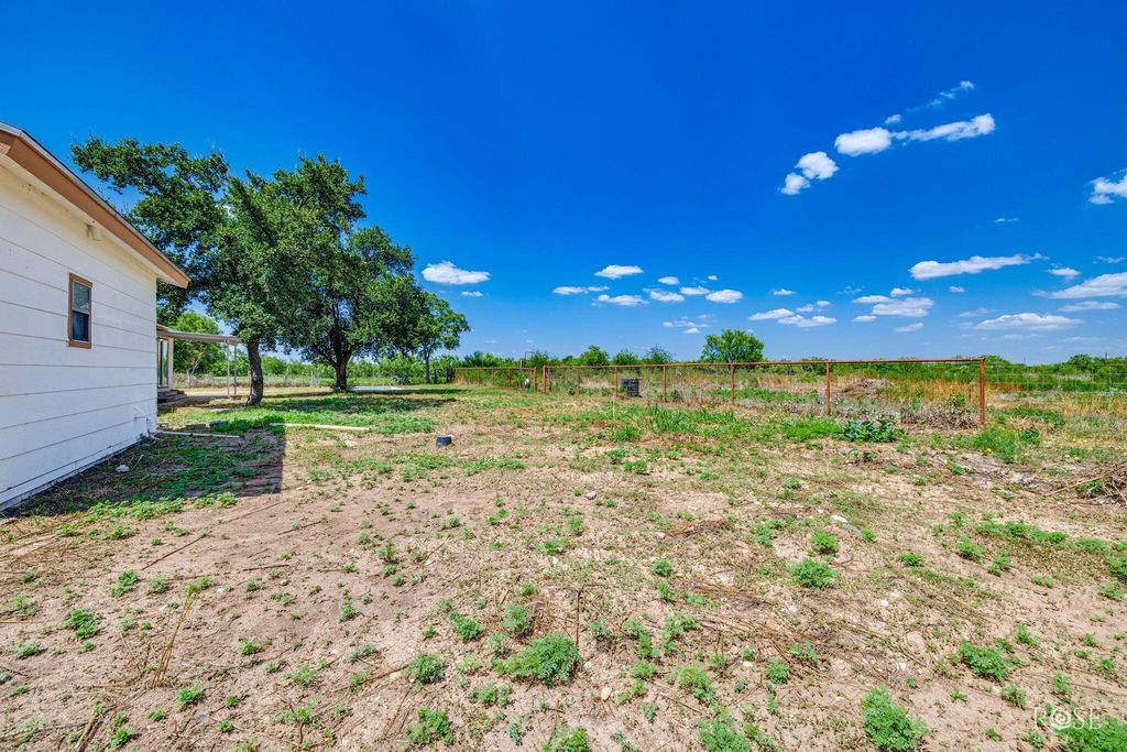 Image 28 of property listing at 6036 Navajo Road, San Angelo, TX 76901