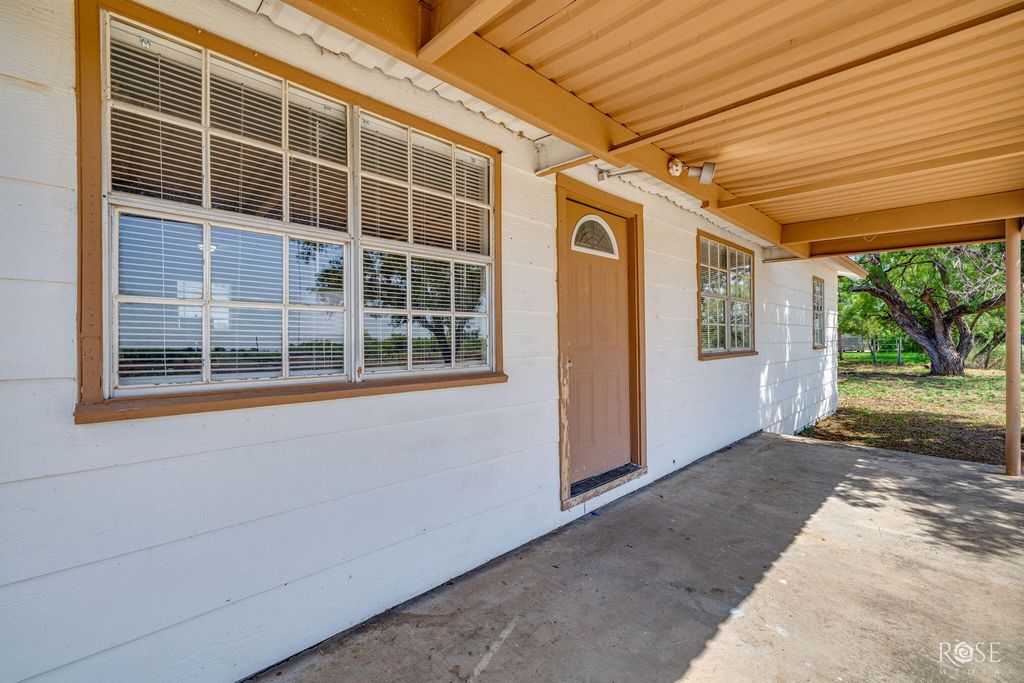 Image 4 of property listing at 6036 Navajo Road, San Angelo, TX 76901