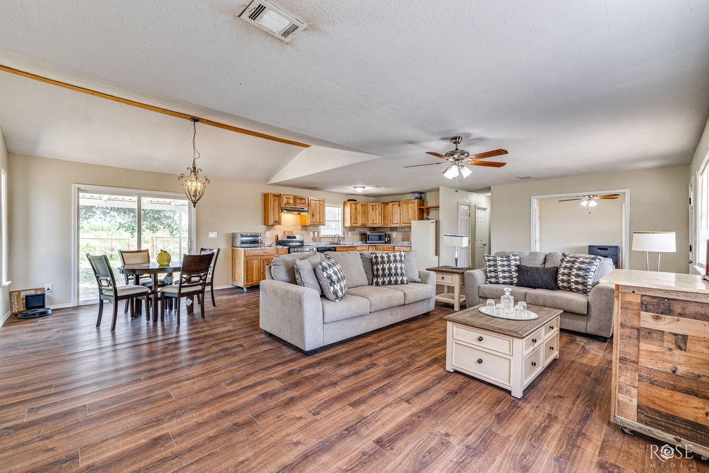 Image 7 of property listing at 6036 Navajo Road, San Angelo, TX 76901