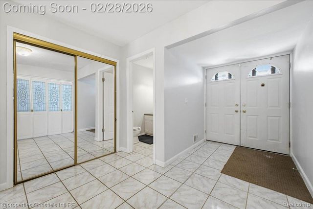 22448 Hallcroft Trail, Southfield, MI 48034