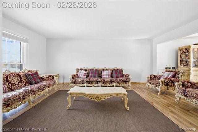 22448 Hallcroft Trail, Southfield, MI 48034