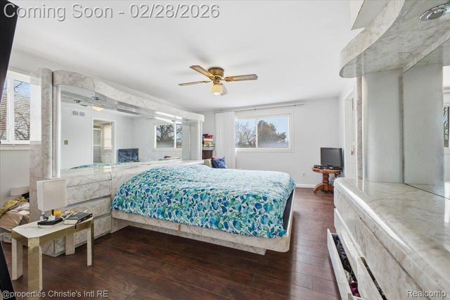 22448 Hallcroft Trail, Southfield, MI 48034