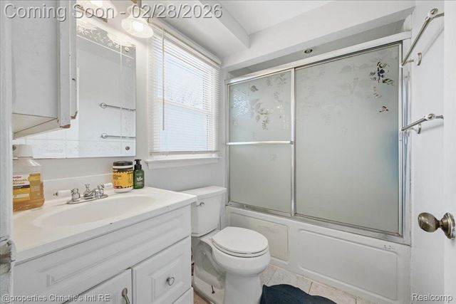 22448 Hallcroft Trail, Southfield, MI 48034