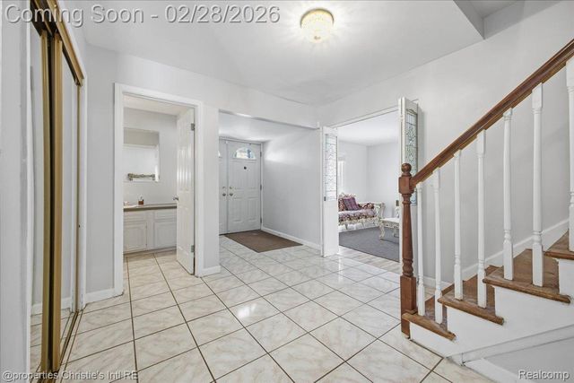 22448 Hallcroft Trail, Southfield, MI 48034