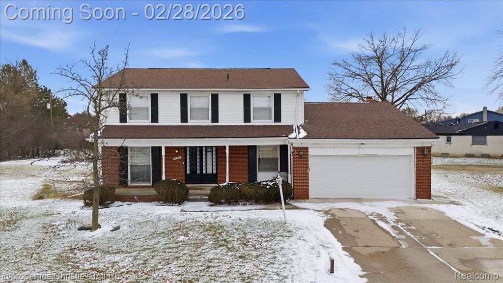 22448 Hallcroft Trail, Southfield, MI 48034