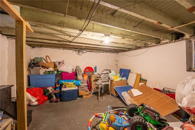 105 Pandora Rd, Derry Twp, PA 15661