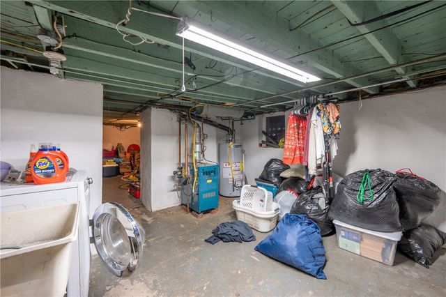 105 Pandora Rd, Derry Twp, PA 15661