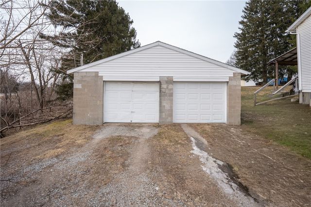 105 Pandora Rd, Derry Twp, PA 15661