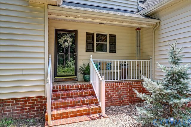 16184 Point Beverley Ct, Montpelier, VA 23192