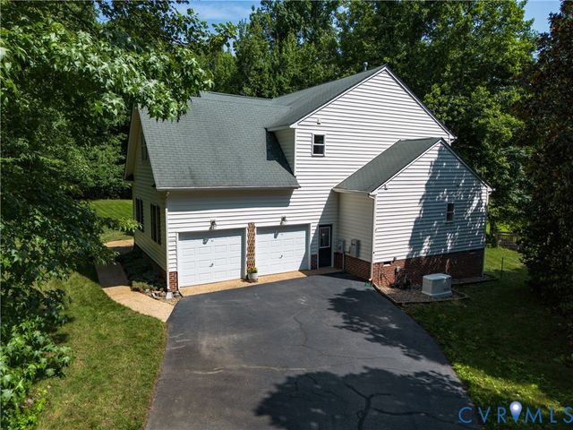 16184 Point Beverley Ct, Montpelier, VA 23192