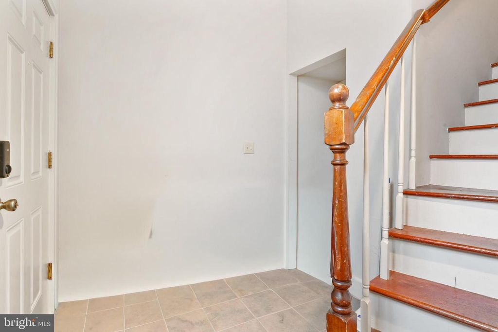 Image 10 of property listing at 653-655 CONSTITUTION AVE NE, Washington, DC 20002