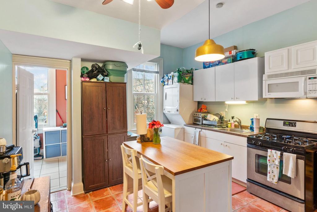 Image 18 of property listing at 653-655 CONSTITUTION AVE NE, Washington, DC 20002