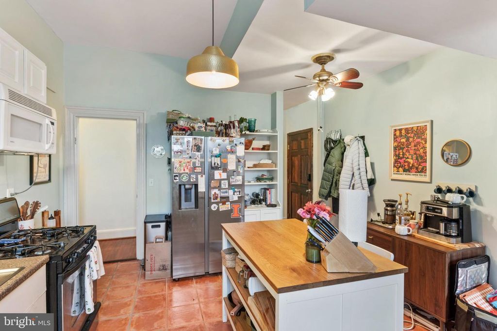 Image 21 of property listing at 653-655 CONSTITUTION AVE NE, Washington, DC 20002