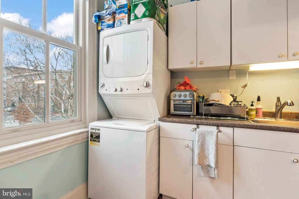 Image 22 of property listing at 653-655 CONSTITUTION AVE NE, Washington, DC 20002