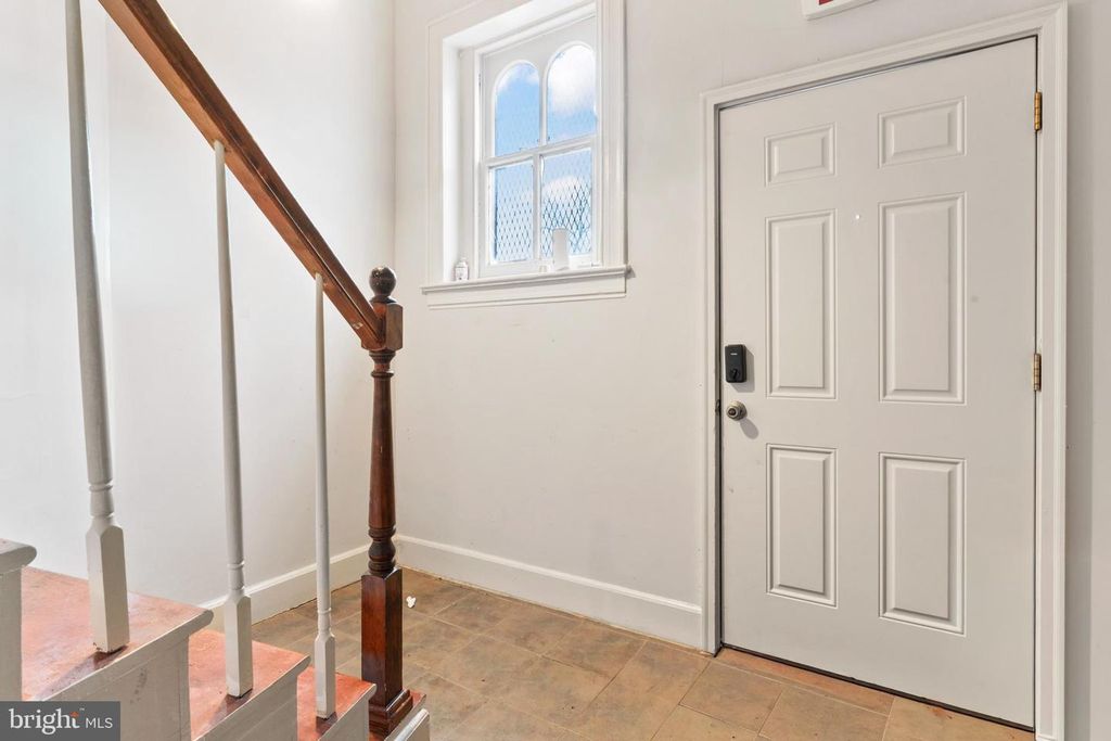 Image 32 of property listing at 653-655 CONSTITUTION AVE NE, Washington, DC 20002