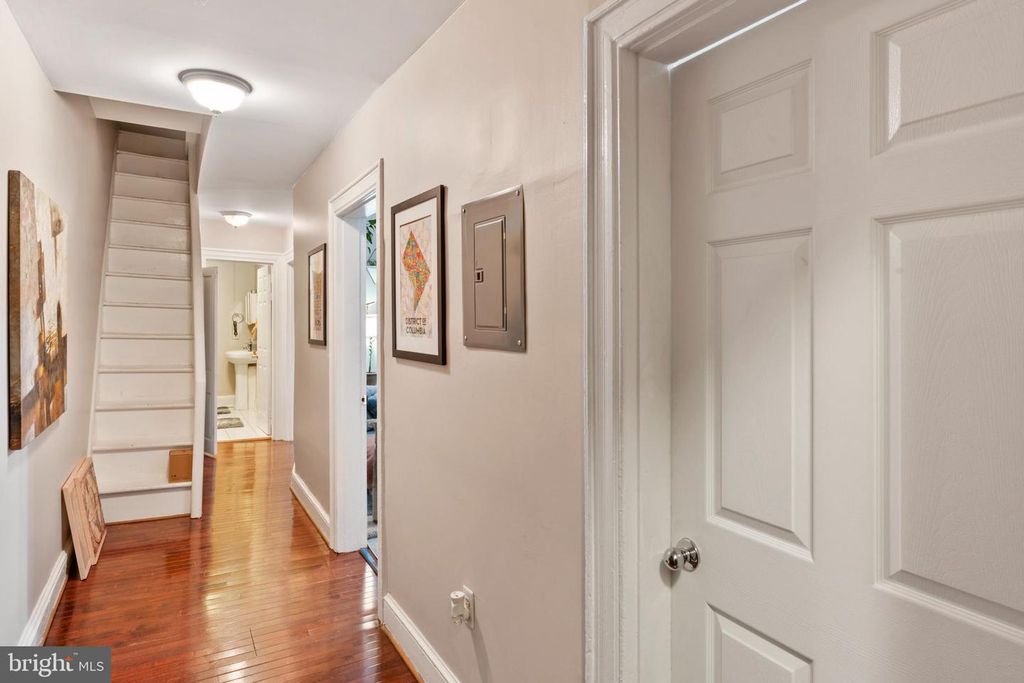 Image 33 of property listing at 653-655 CONSTITUTION AVE NE, Washington, DC 20002