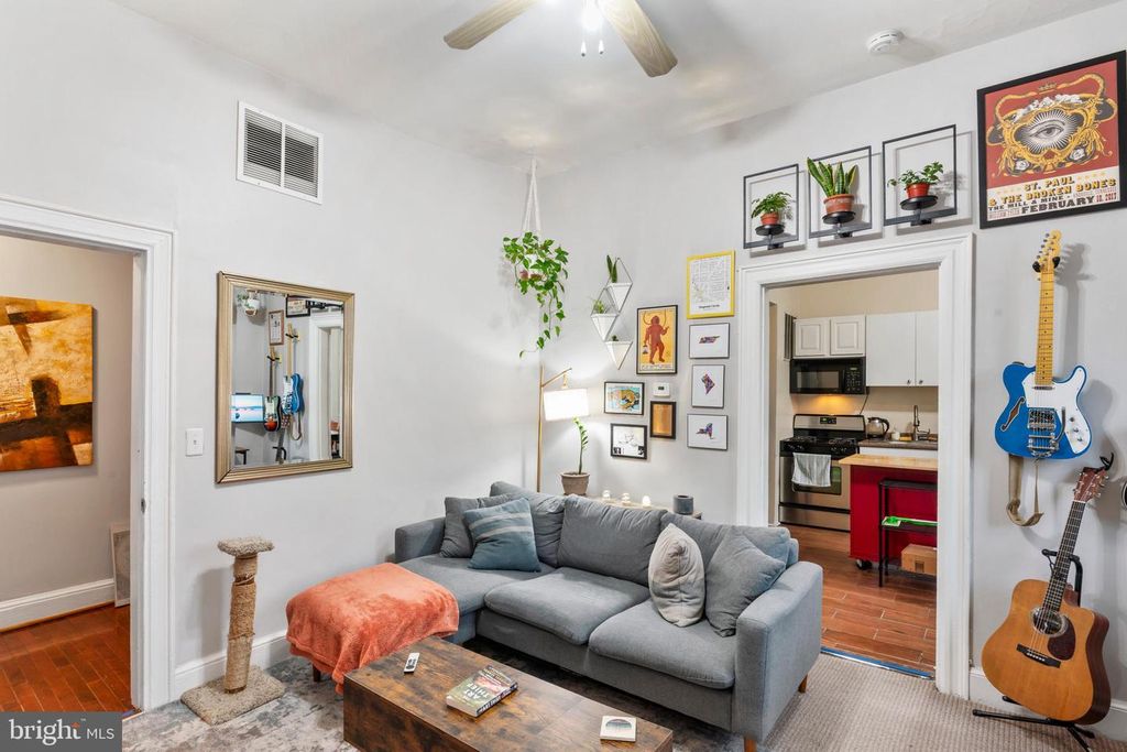 Image 35 of property listing at 653-655 CONSTITUTION AVE NE, Washington, DC 20002