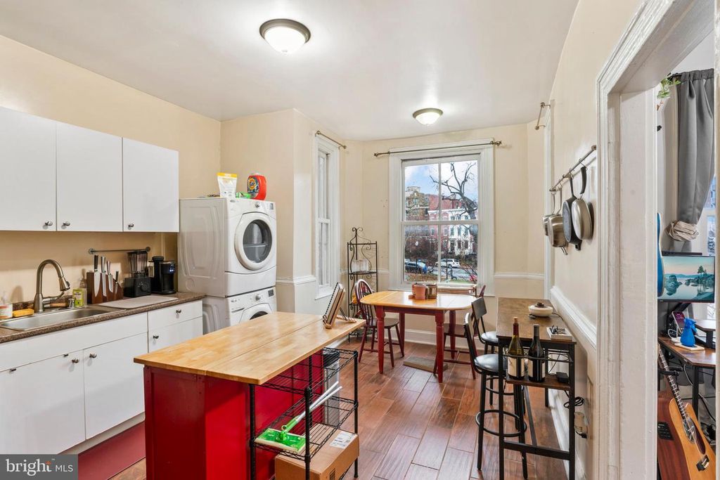 Image 41 of property listing at 653-655 CONSTITUTION AVE NE, Washington, DC 20002