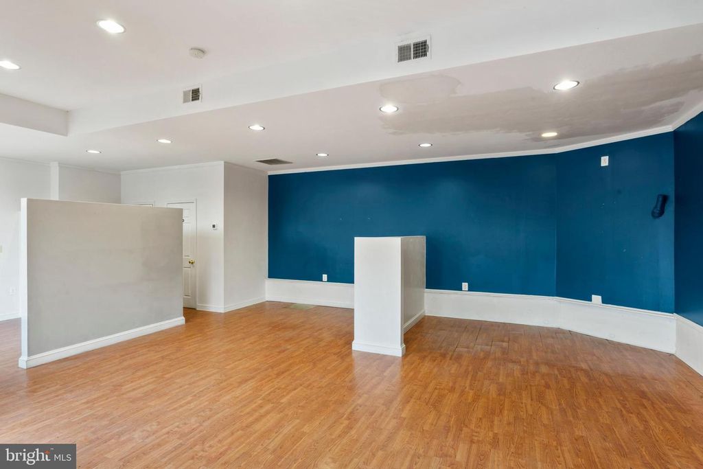 Image 52 of property listing at 653-655 CONSTITUTION AVE NE, Washington, DC 20002